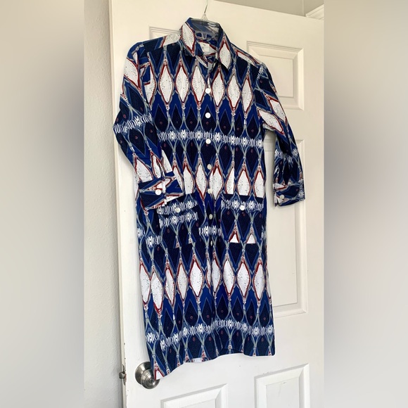 Blue,white & red printed cotton short dress. 2 pockets, shell buttons. - Picture 3 of 9